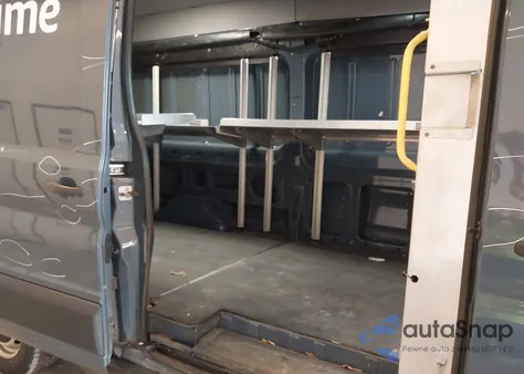 2019 Ford Transit-250 z USA, uszkodzony, nr VIN 1FTYR3XM3KKB12916